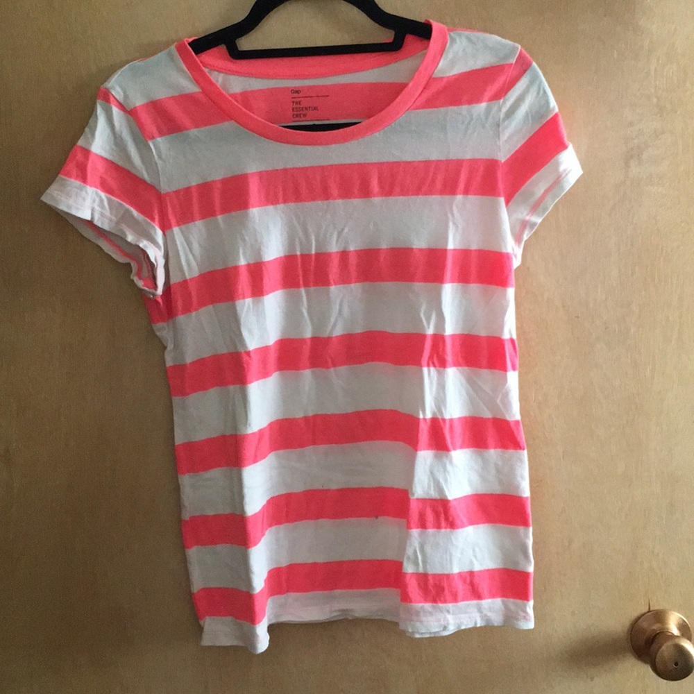 Gap tee shirt